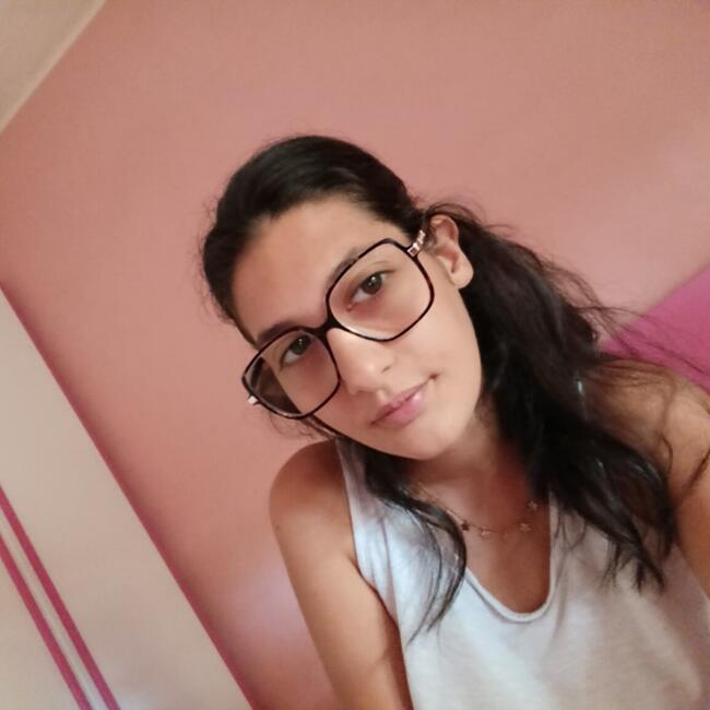 Babysitter a Taranto: Sharon
