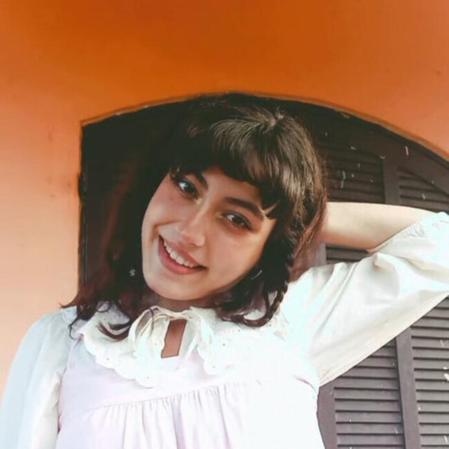 Babá em Ubatuba: Débora