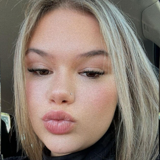 Babysitter in Jabbeke: Tiany