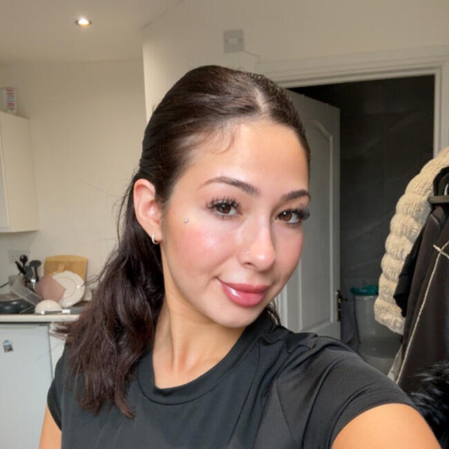 Babysitter in London: Angela