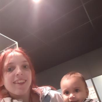 Baby-sitting Toronto: job de garde d'enfants Ashley