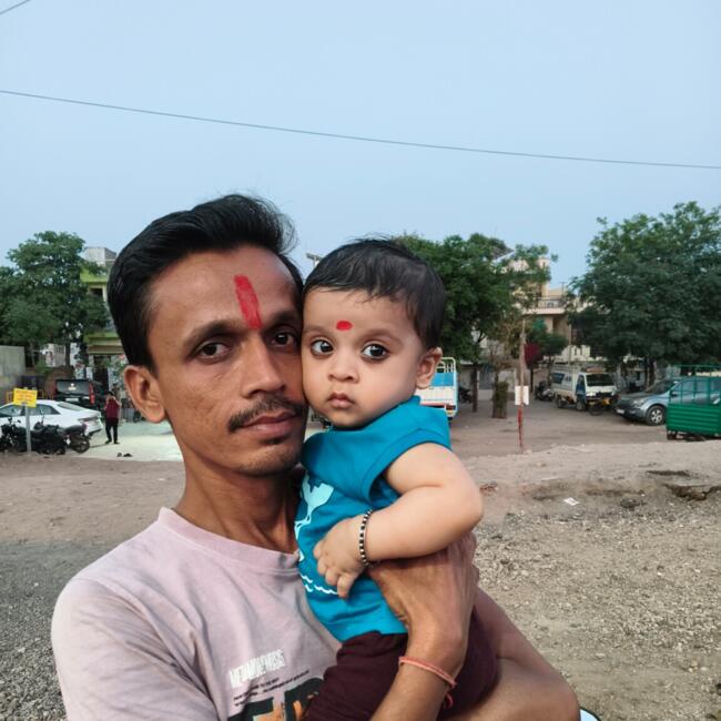 अहमदाबाद में बेबीसिटिंग की नौकरी: Divyang