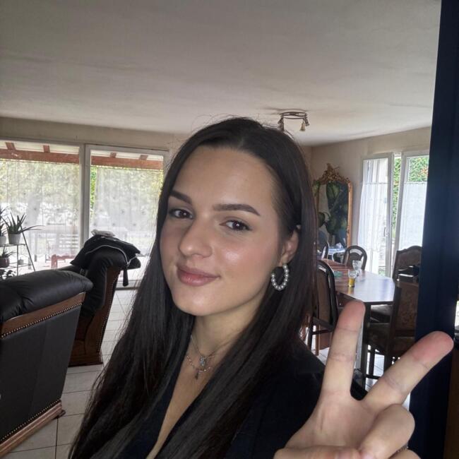 Babysitter in Estavayer-le-Lac: Vjollca