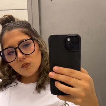 Babysitter in Roanne: Zoé