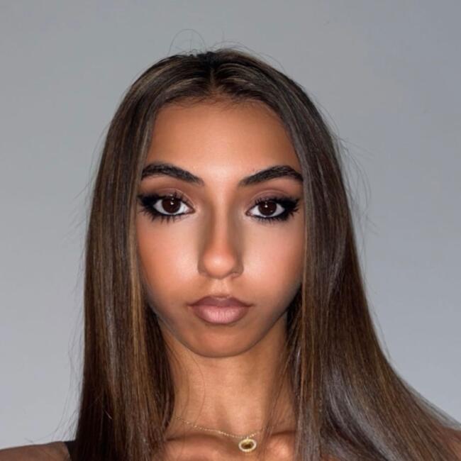 Babysitter in London: Lily