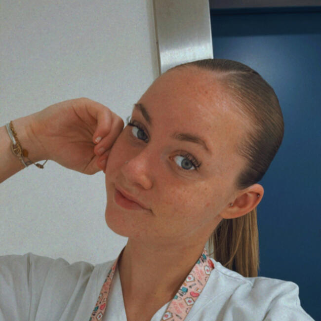 Babysitter στην περιοχή Ντιζόν: Amandine