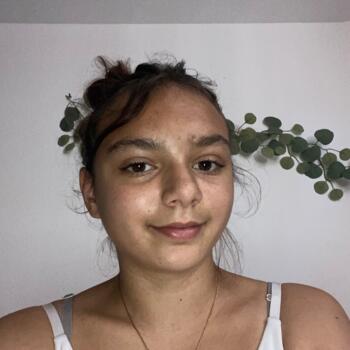 Babysitter in Besançon: Lena