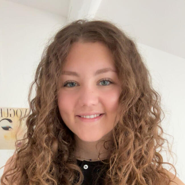 Babysitter in Bordeaux: Charline