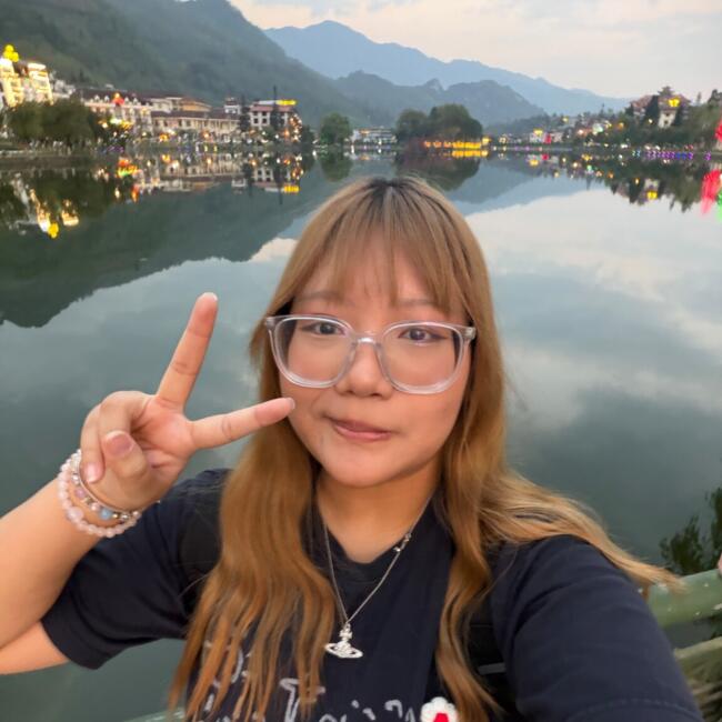 Babysitter in Singapore: Thiri