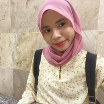Pengasuh di Ampang: Qystina