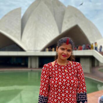 Babysitter Delhi: Baby