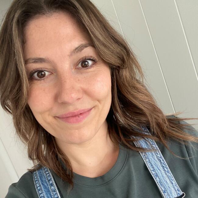 Babysitter in Christchurch: Emma