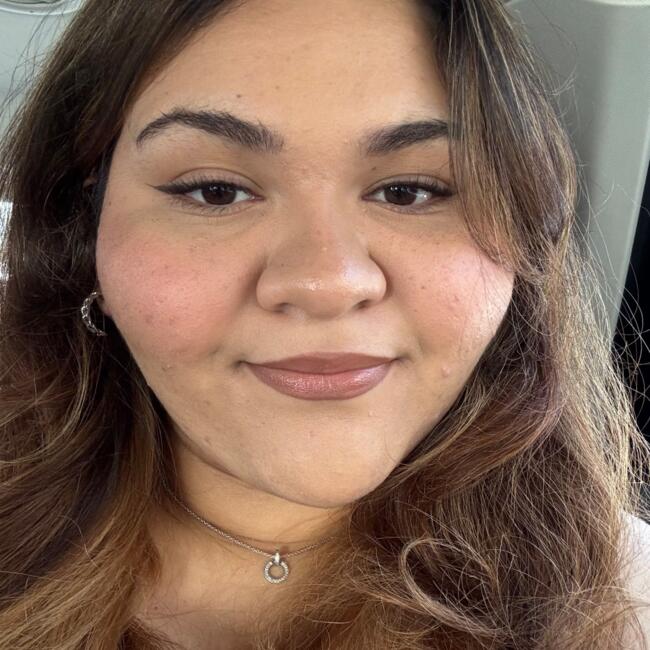 Babysitter in Santa Clarita: Yamilet