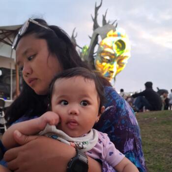 Babysitting job in Bali: babysitting job Dian