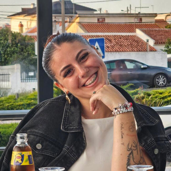 Babysitter in Almada: Daniela