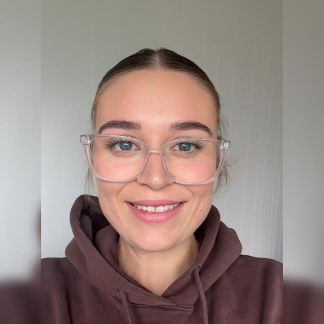 Babysitter in Ararat: Kirsty