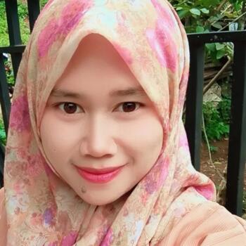 Nanny in Bandung: Lisna