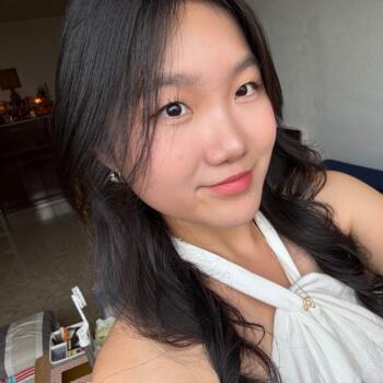 Babysitter in Singapore: Abbie