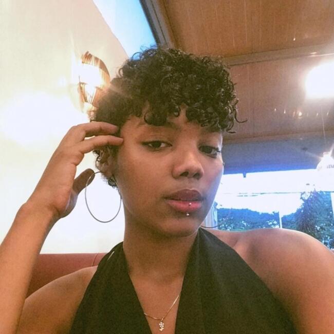 Babá em Contagem: Hillary