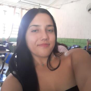 Babá em Lorena: Paola Duarte