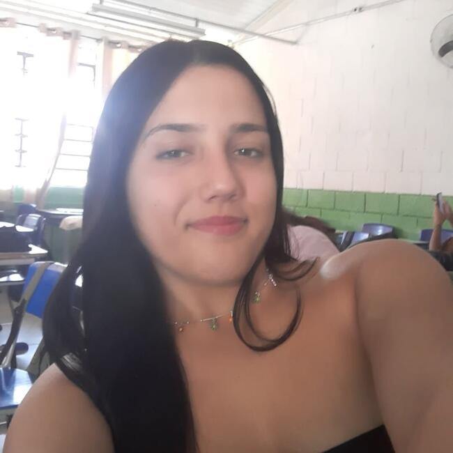Babá em Lorena: Paola Duarte