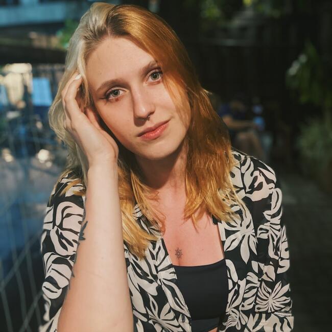 Babá em Florianópolis: Bruna