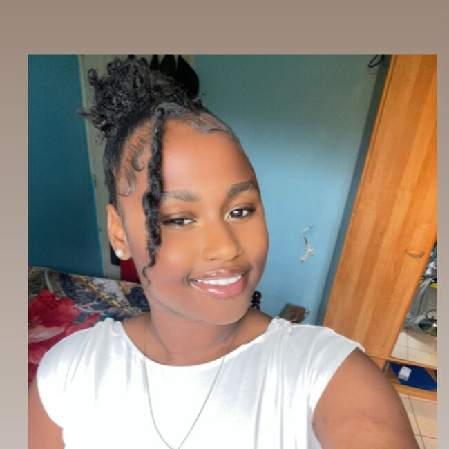 Babysitter in Chambray-lès-Tours: Yakine