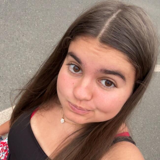 Babysitter in Limoges: Axelle