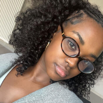 Babysitter in Kayl: Diana