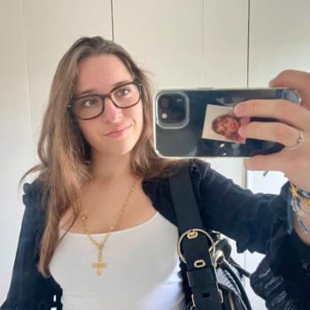 Babysitter in Saint-Médard-en-Jalles: Lise