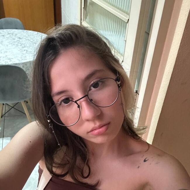 Babá em Taubaté: Madu