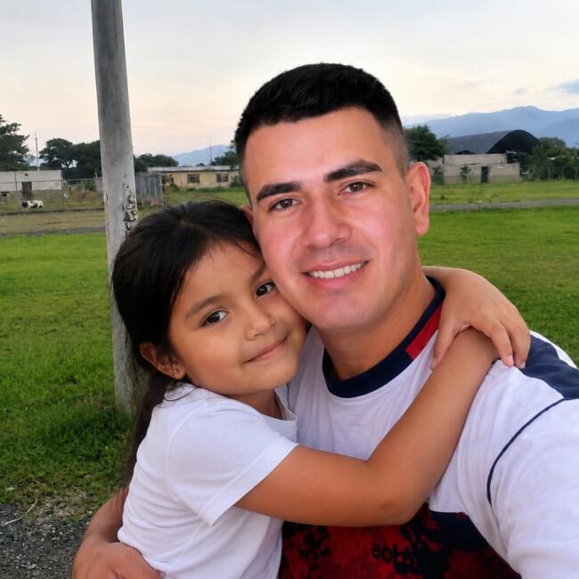Trabajo para niñera en Manizales: Jhon Jauiro