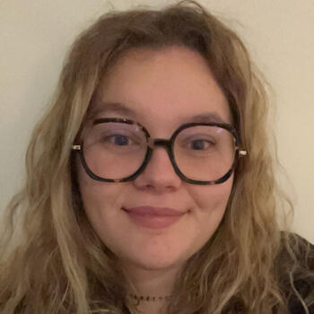 Babysitter in Villeneuve-d'Ascq: Inès