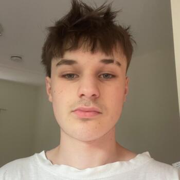 Babysitter in Dunedin: Reg