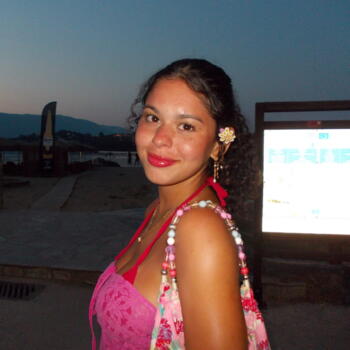 Babysitter in Manchester: Sienna