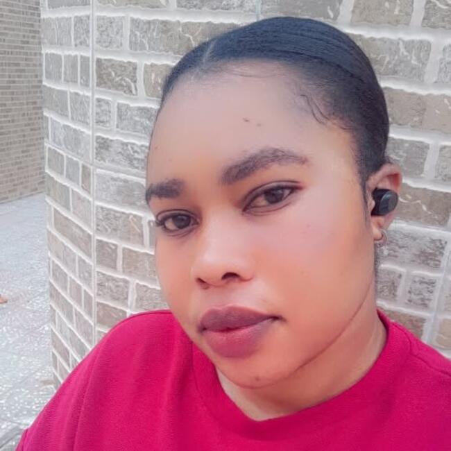 مربية أطفال في مسقط: Mimi