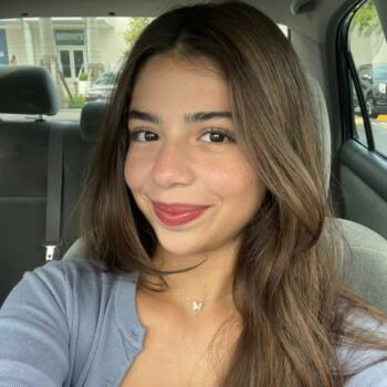 Babysitter in Hialeah: Isabella