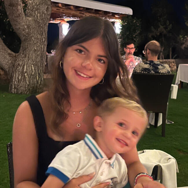 Babysitter in Suresnes: Louise