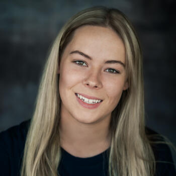 Babysitter Gold Coast: Holly