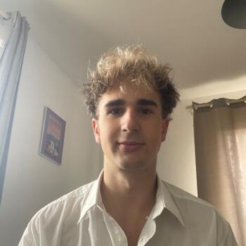 Babysitter in Paris: Celian