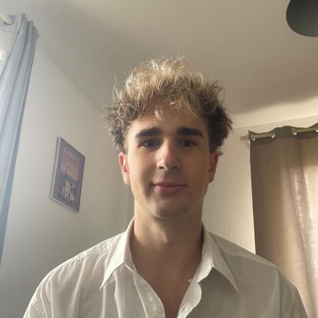 Babysitter in Paris: Celian