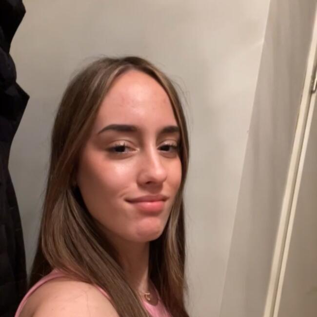 Babysitter in Arlon: Laila