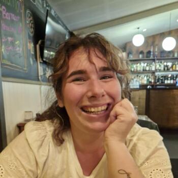 Babysitter in Christchurch: Caitlin