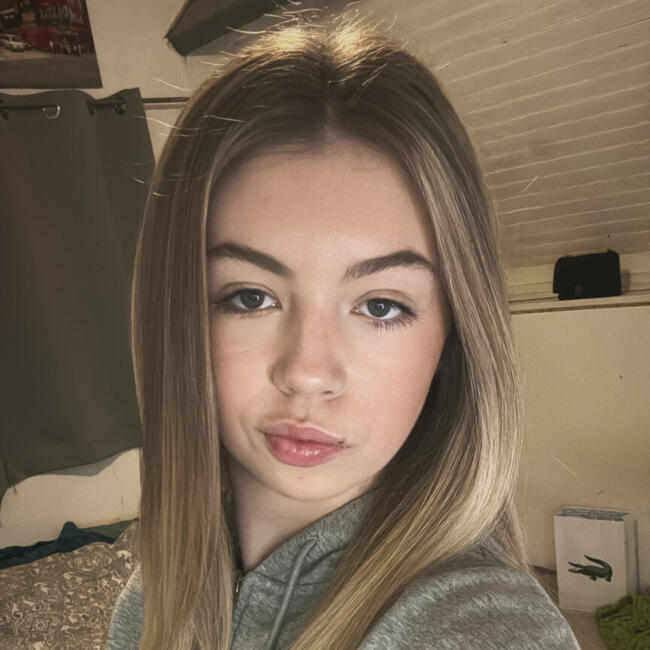 Babysitter in Amenucourt: Zoé