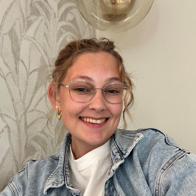 Oppas in Enschede: Eline