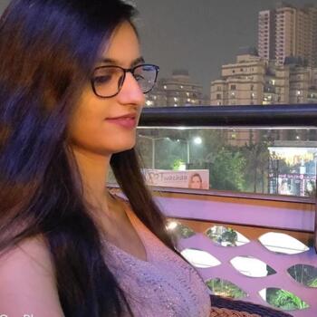 Babysitting job in Delhi: babysitting job Madhulika