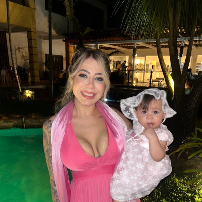 Emprego de babá em Brasília: Bianca