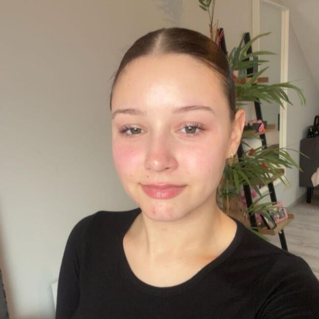 Babysitter in Jemeppe-sur-Sambre: Clhoé