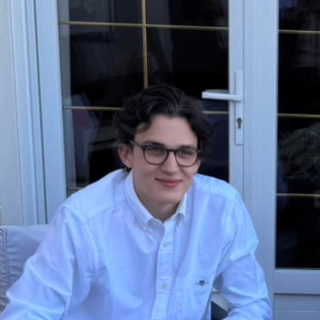 Babysitter in Woluwe-Saint-Lambert: Victor