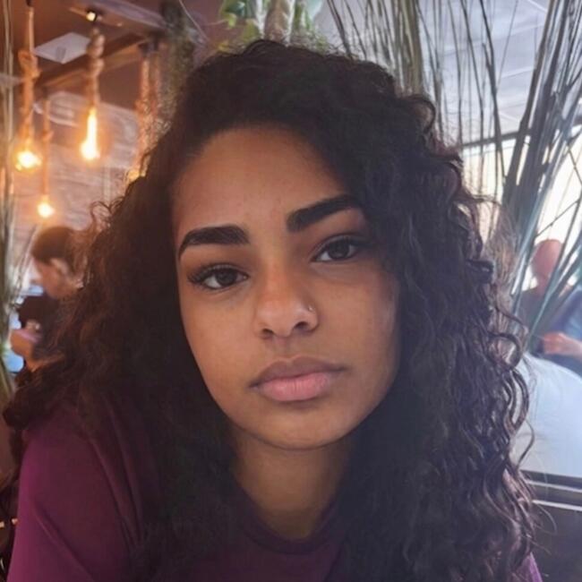 Babysitter in Mont-Saint-Martin: Mariam